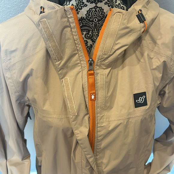 ✌️Tan Dutch Bros wind breaker/rain coat - Picture 4 of 10